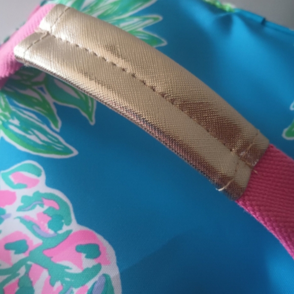 🛑🛑SOLD🛑🛑Lilly Pulitzer Cooler Bag Blue and Pink Pineapple Print - Picture 6 of 12